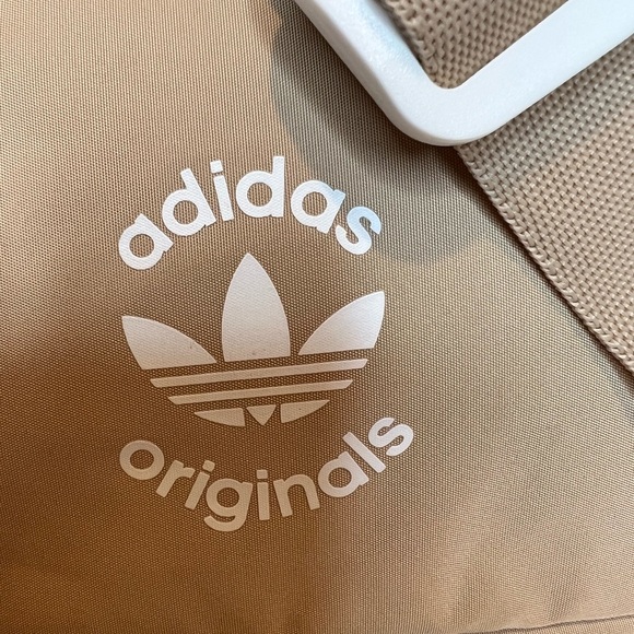 ADIDAS ORIGINALS, PUFFER & POUCH CROSSBODY BAG - Picture 12 of 15